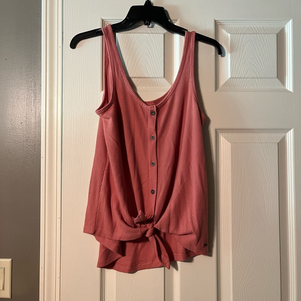 Hollister Tank
